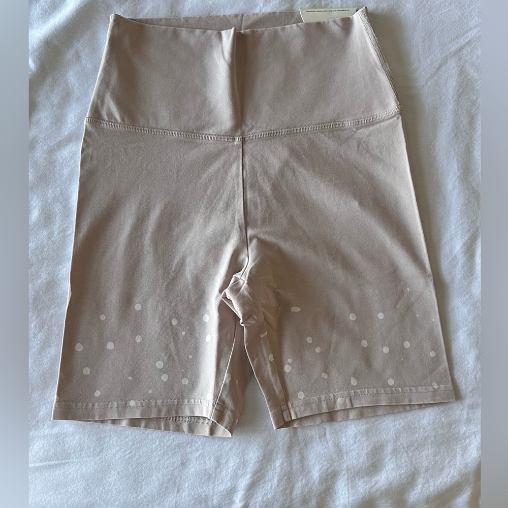 OFFLINE BY Aerie WOMEN’S HIGH RISE BLEACH WASH 7” Inseam Bike Short Leggings